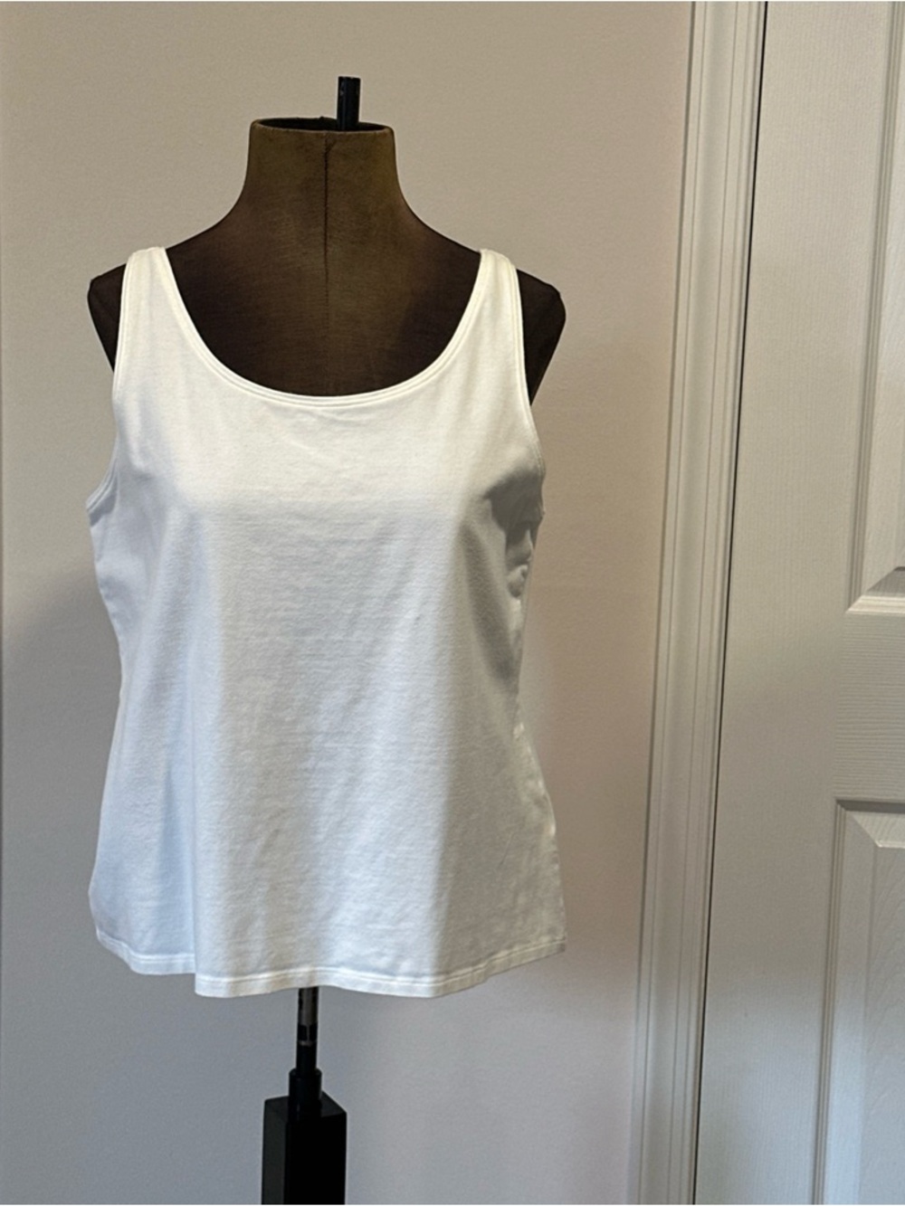 Eileen Fisher White Women's Sleeveless Scoop Neck Tank Top size L